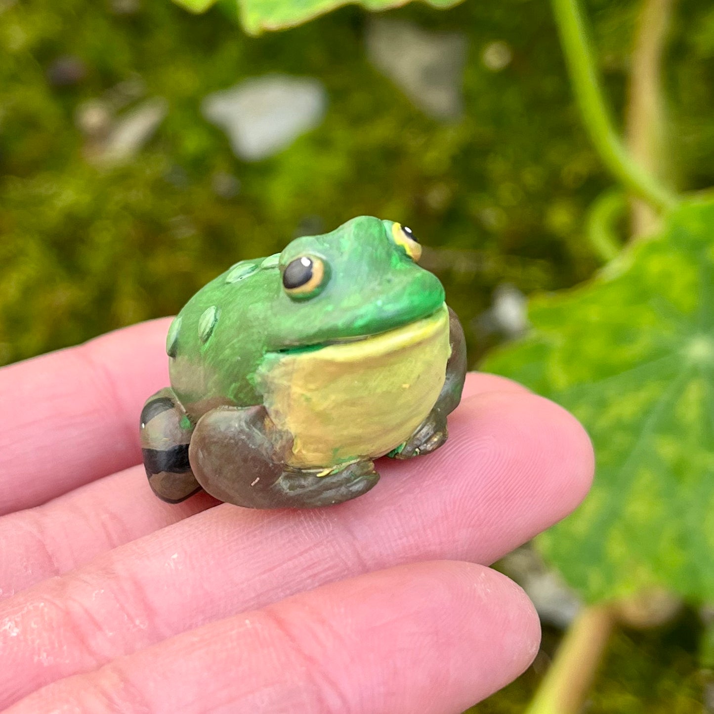 Handmade mini frog friend figurine series 3.0