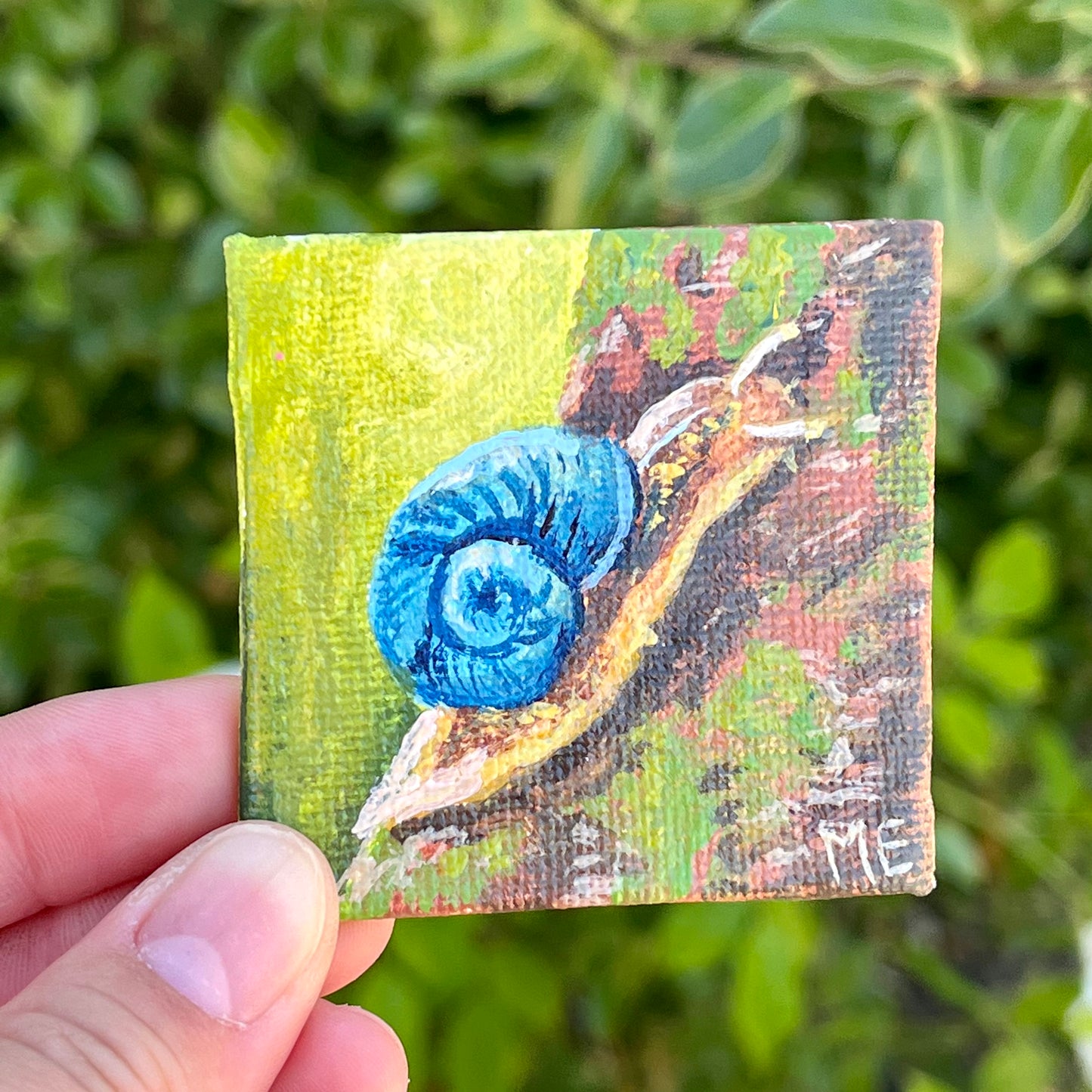 Mini blue snail painting magnet