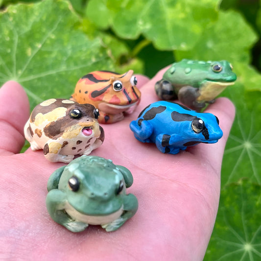 Handmade mini frog friend figurine series 3.0