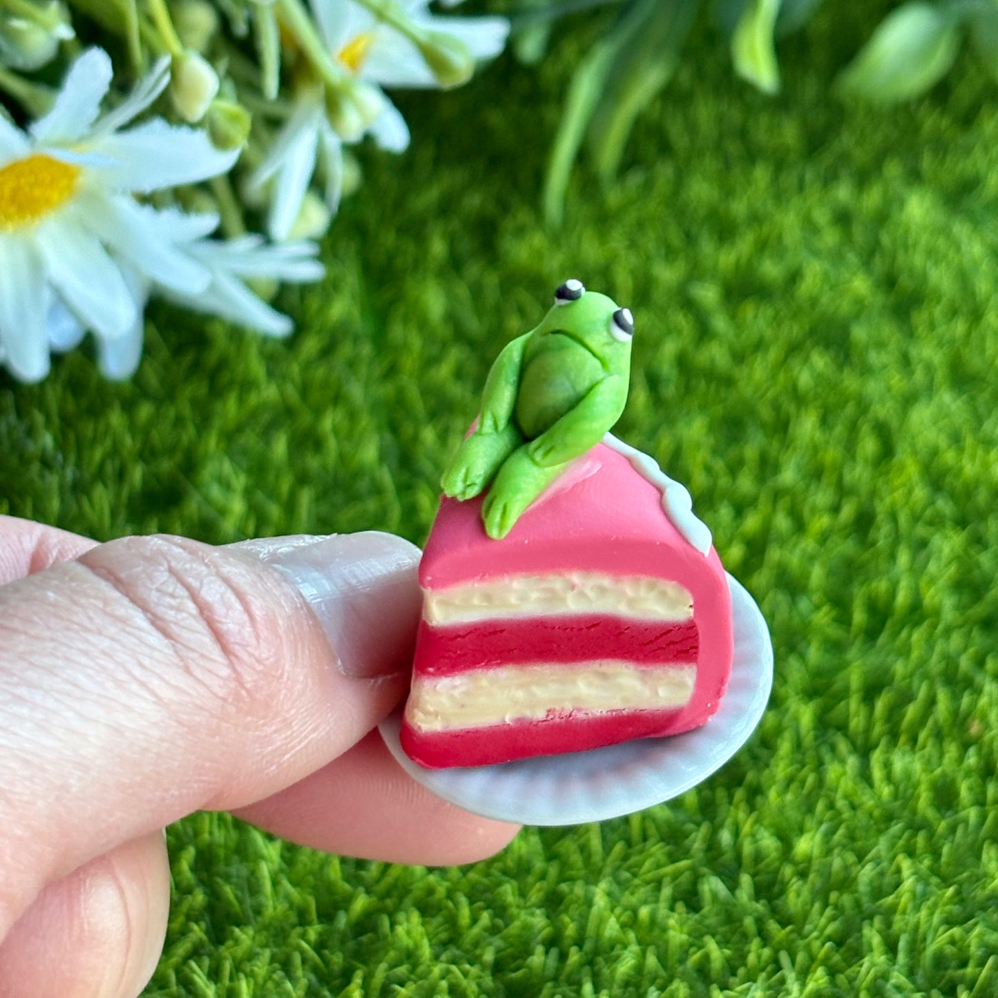 Handmade mini pink frog cake figurine