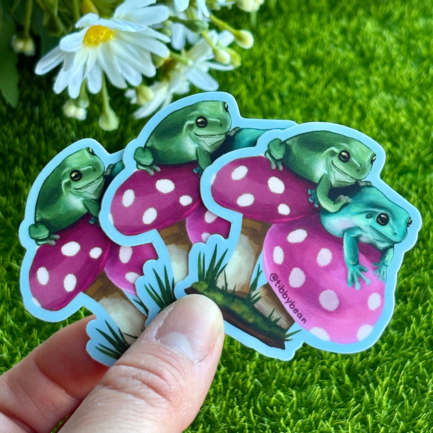 White's tree frog duo on mushroom sticker