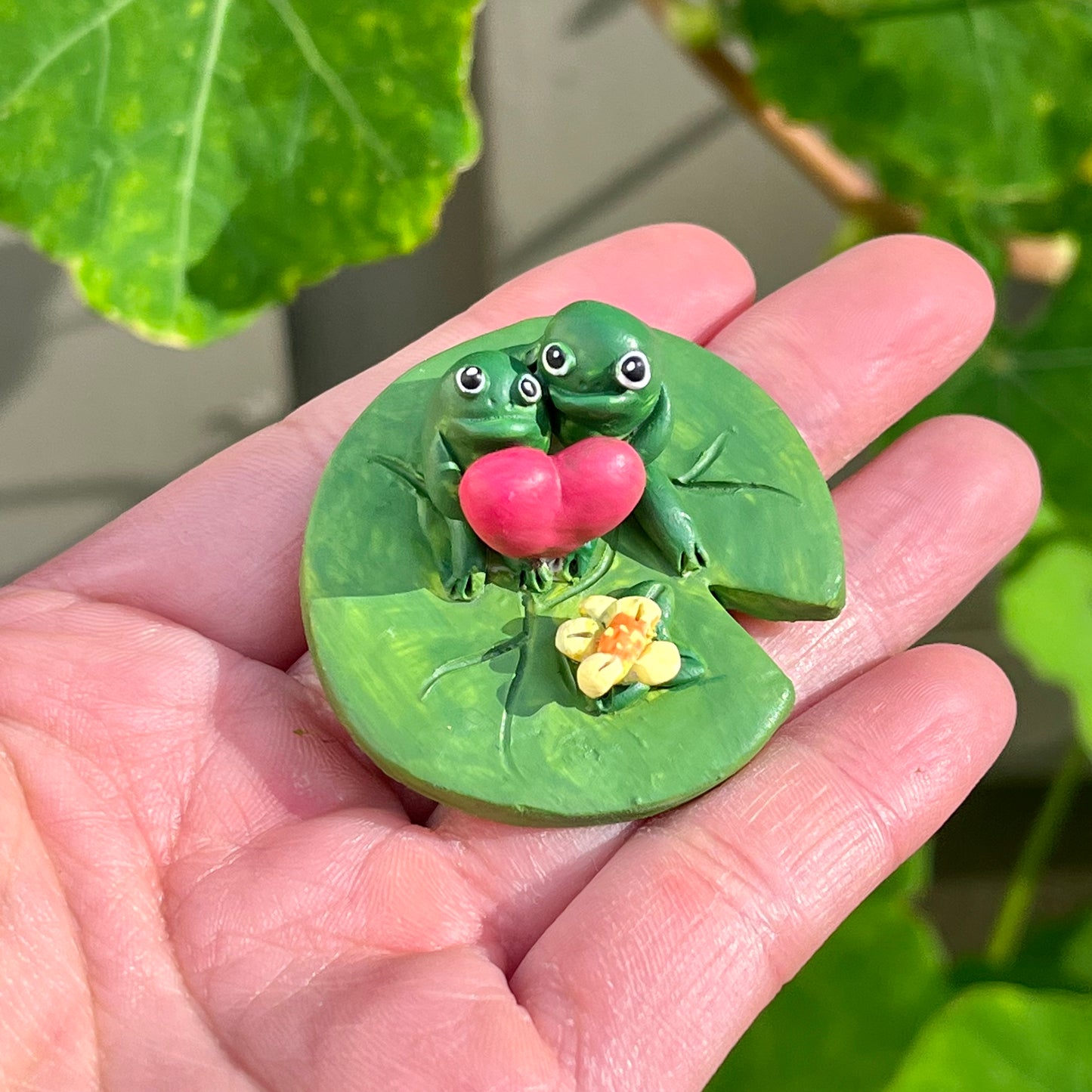 Handmade Frog Friends on Lily Pad Figurine