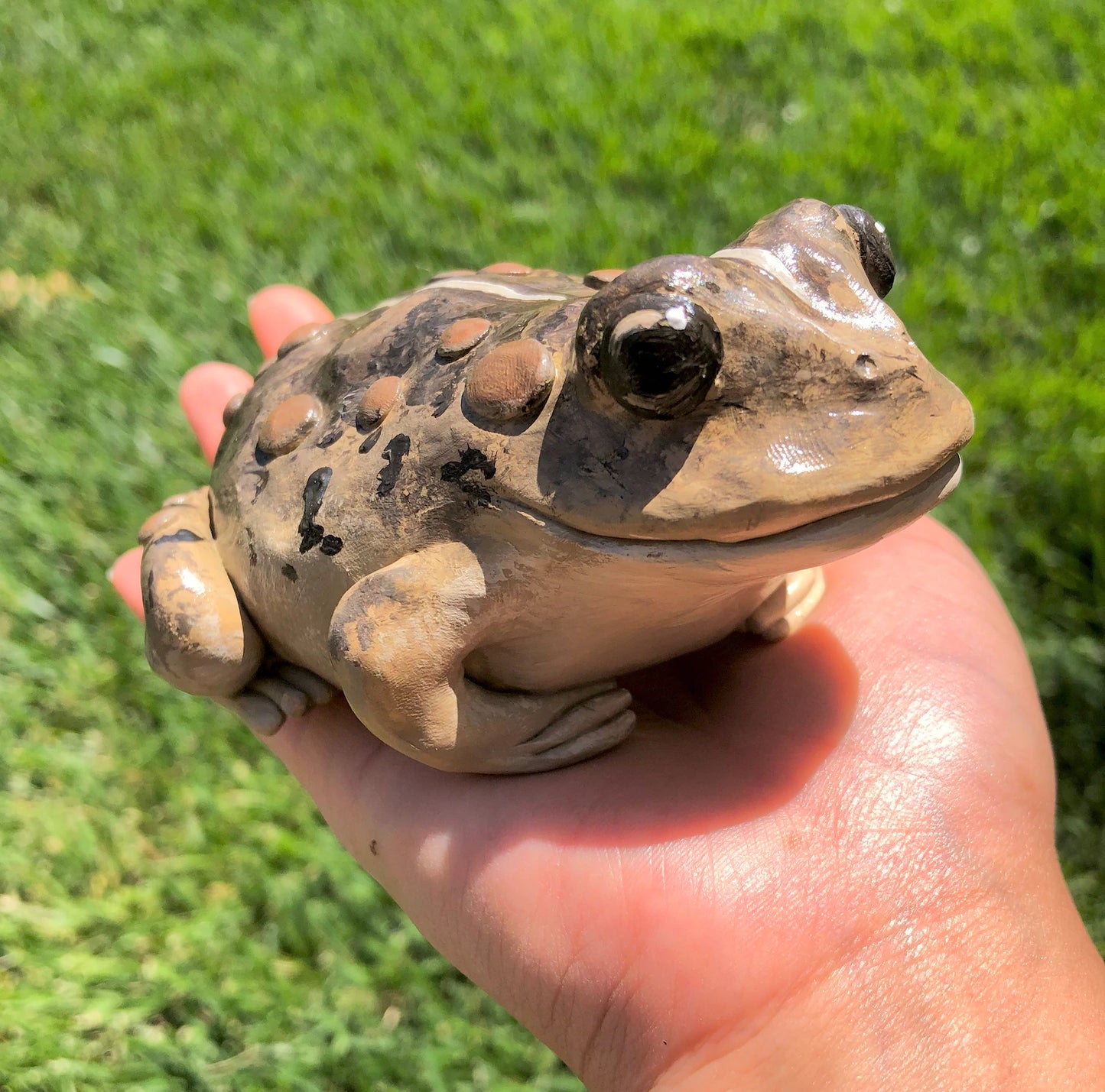 Handmade polymer clay "gratitoad" toad figurine